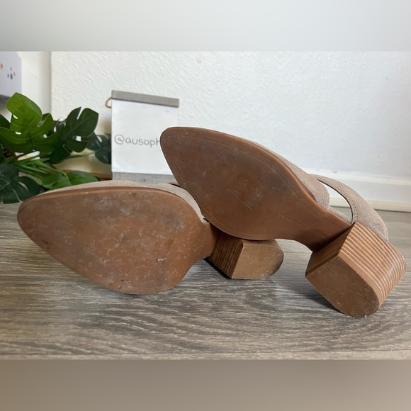 Dolce vita rogin suede cut out heeled mules in tan. Size 8 - Picture 8 of 9